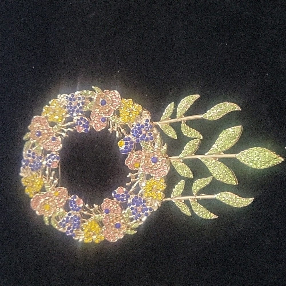 Sassy Jones brooch